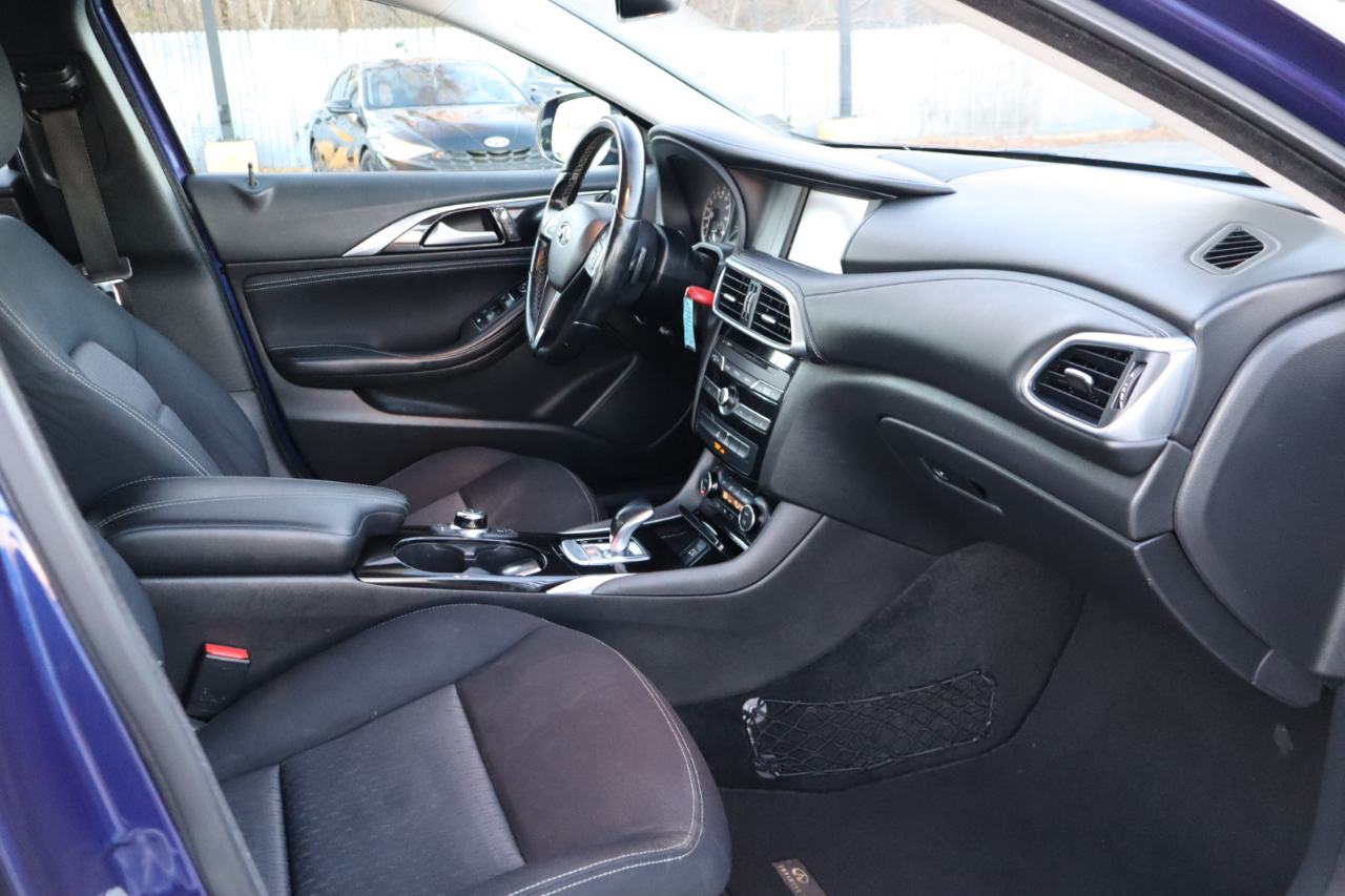 Infiniti QX30 Luxury AWD 2017