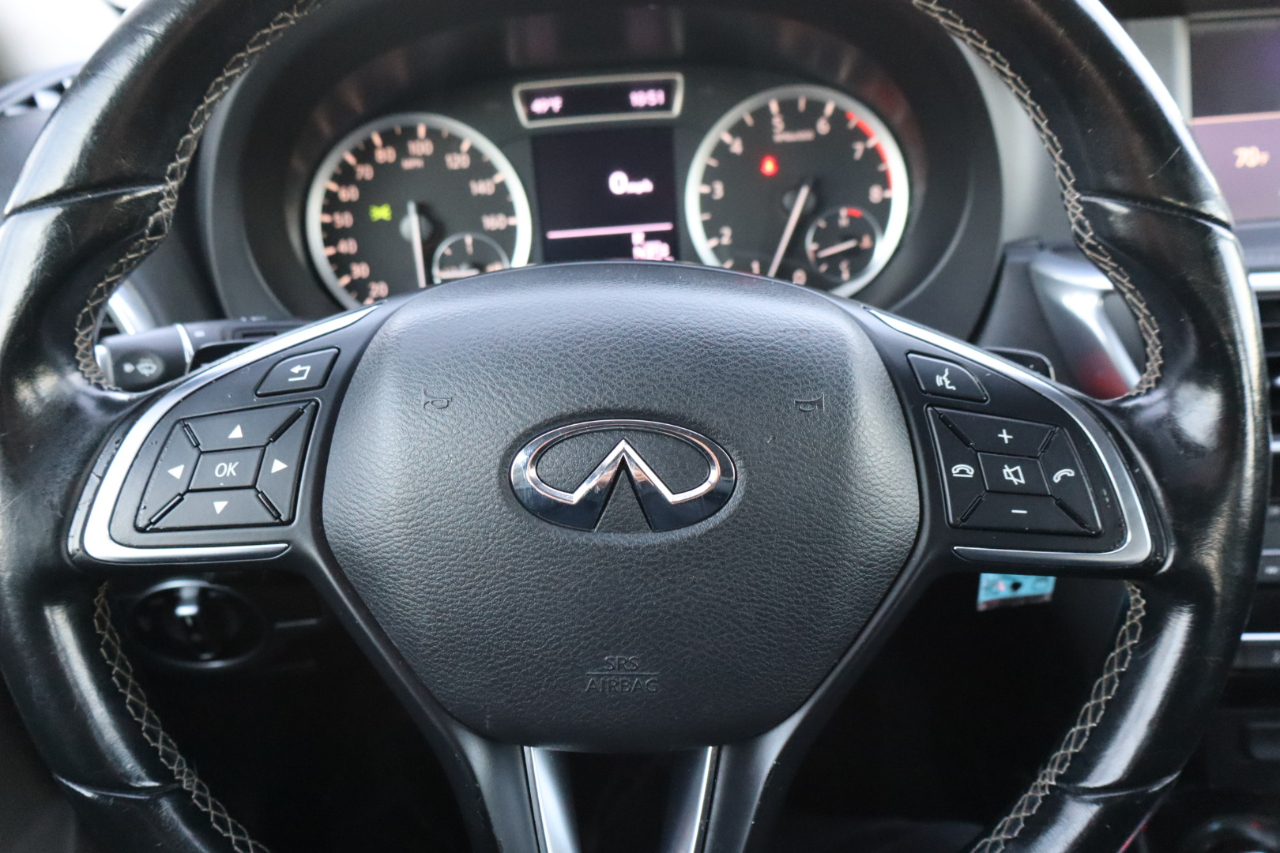 Infiniti QX30 Luxury AWD 2017