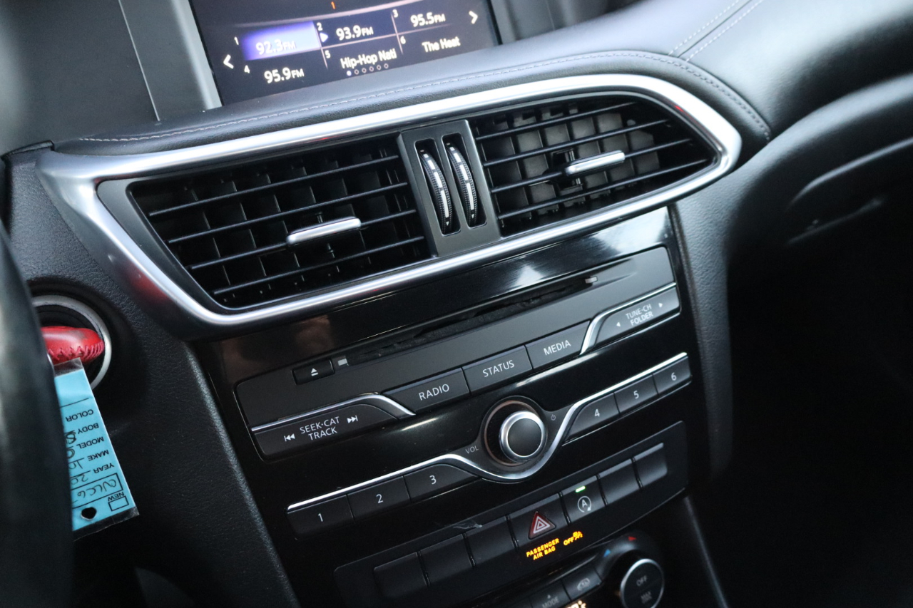 Infiniti QX30 Luxury AWD 2017