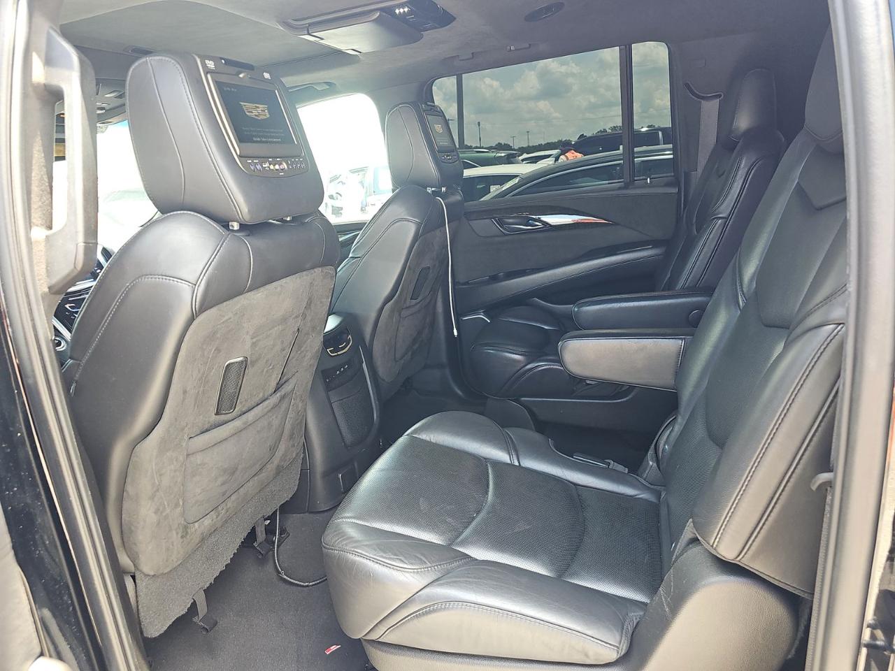 Cadillac Escalade ESV 4WD 4dr Platinum 2019