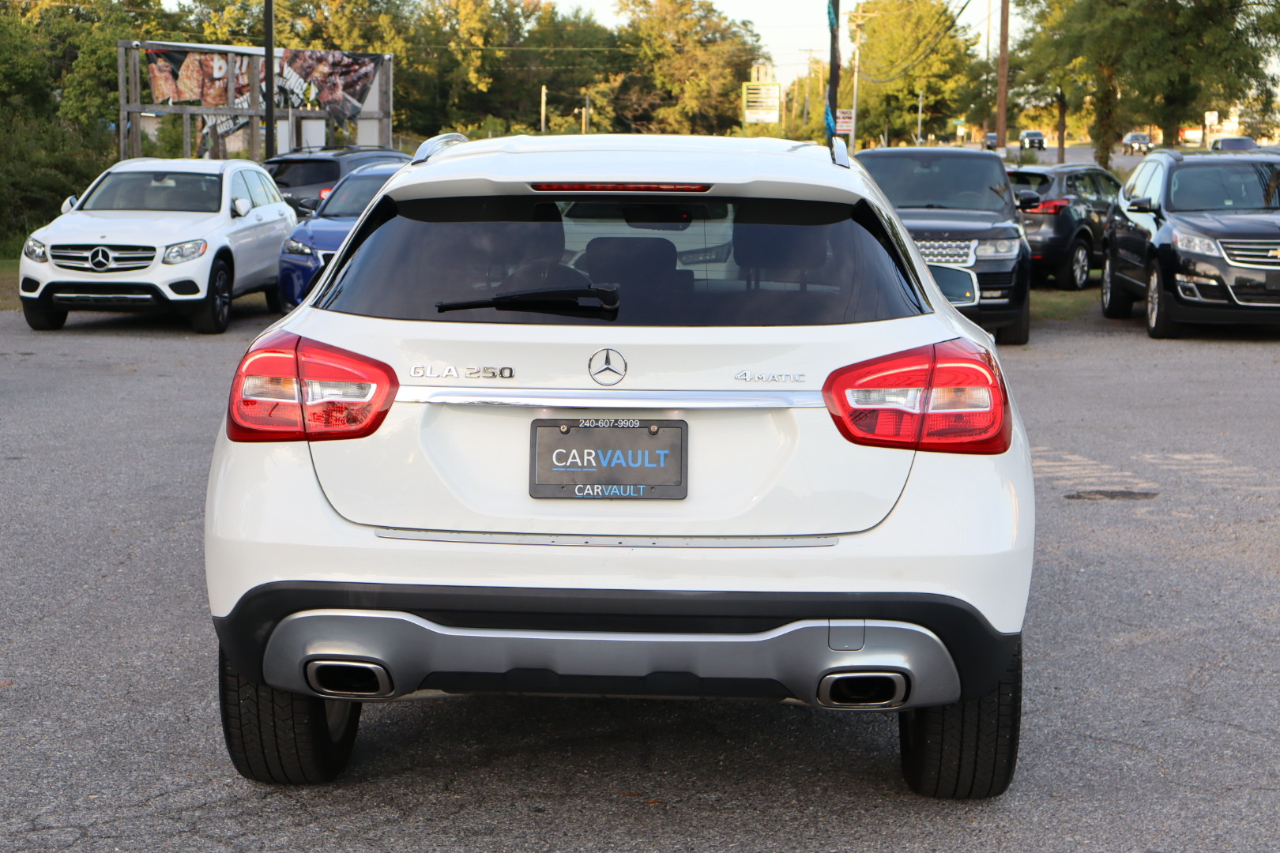 Mercedes-Benz GLA-Class  2018 Mercedes-Benz GLA-Class  2018