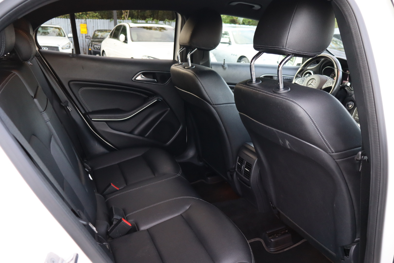 Mercedes-Benz GLA-Class  2018 Mercedes-Benz GLA-Class  2018