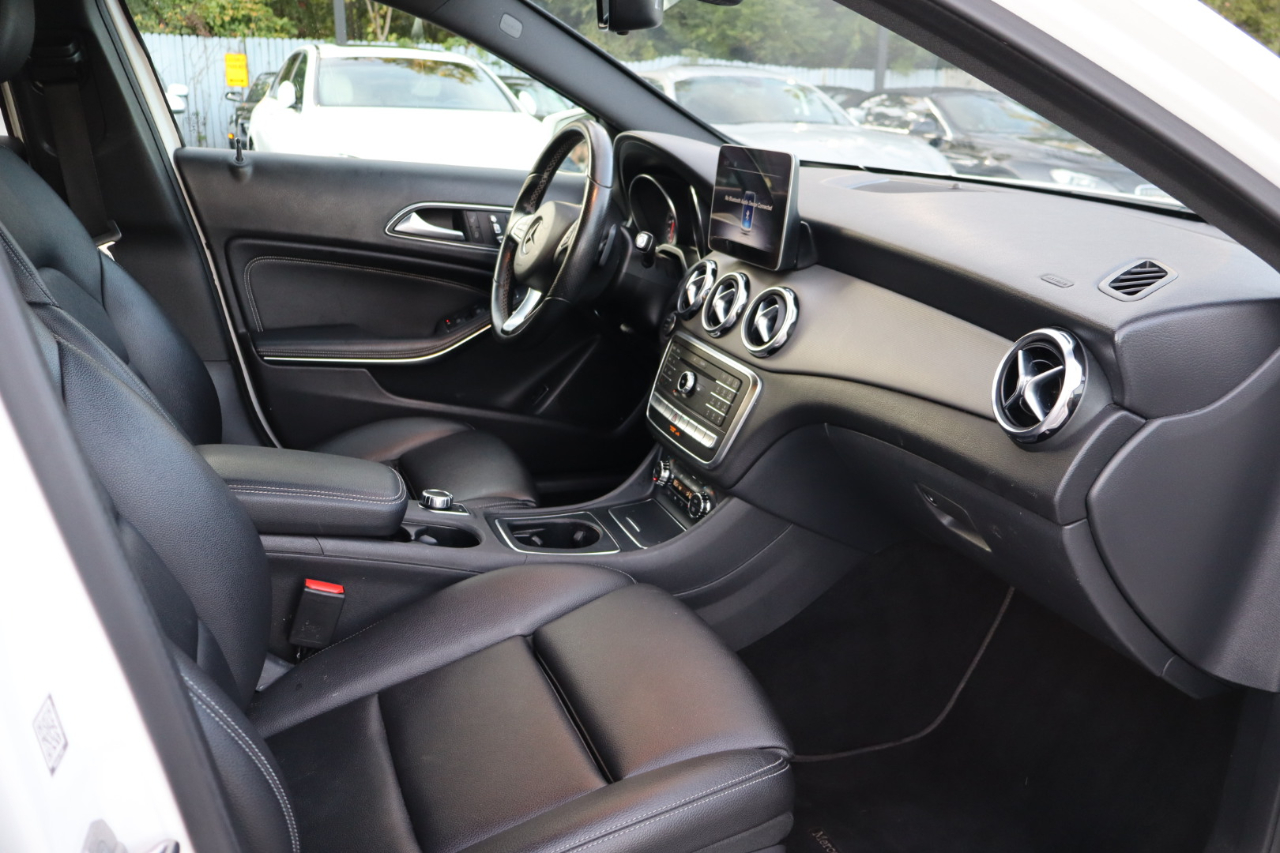 Mercedes-Benz GLA-Class  2018 Mercedes-Benz GLA-Class  2018