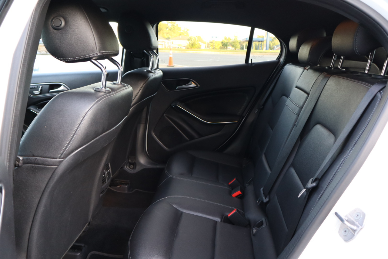 Mercedes-Benz GLA-Class  2018 Mercedes-Benz GLA-Class  2018