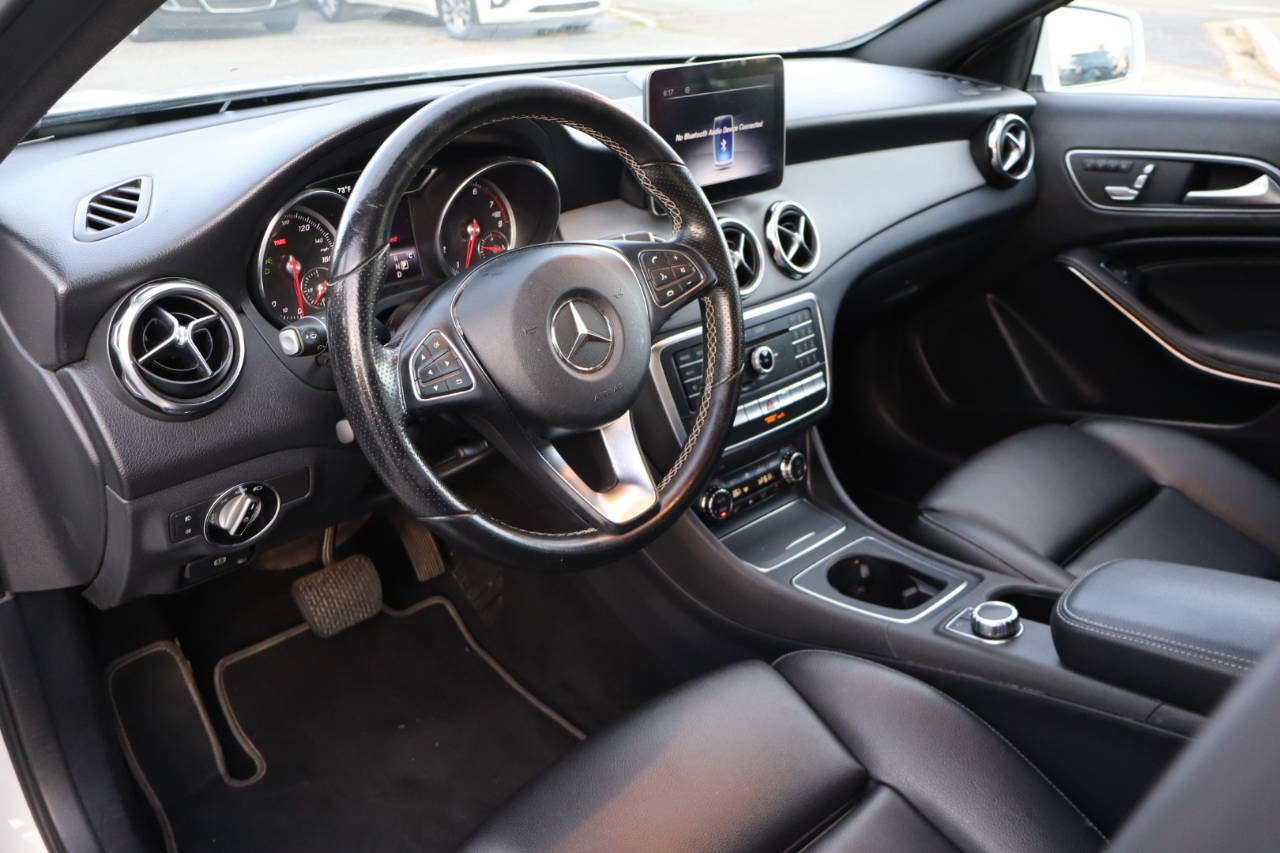 Mercedes-Benz GLA-Class  2018 Mercedes-Benz GLA-Class  2018