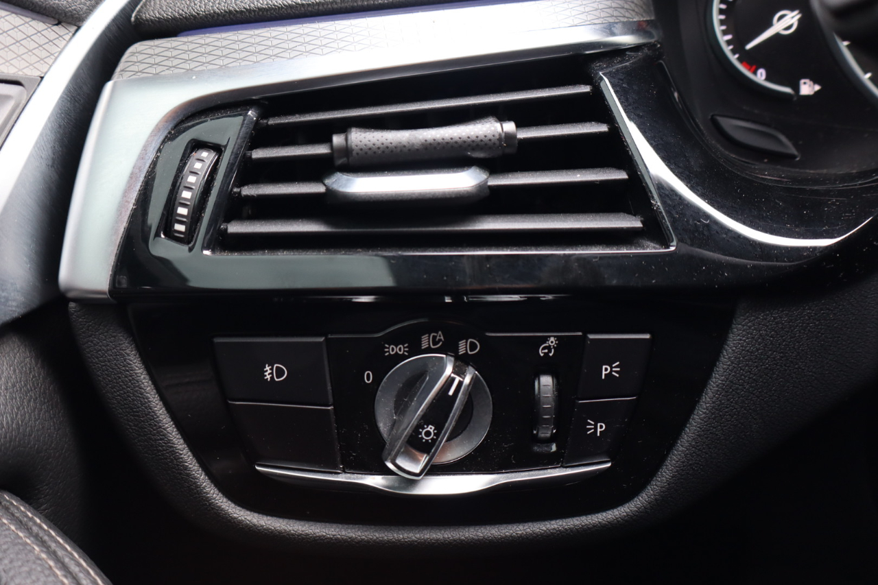 BMW 5-Series 530e iPerformance 2019