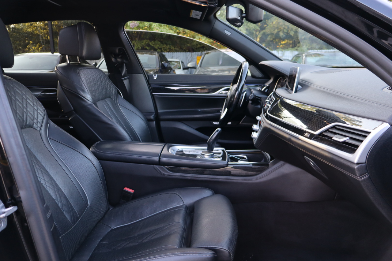 BMW 7-Series  2018