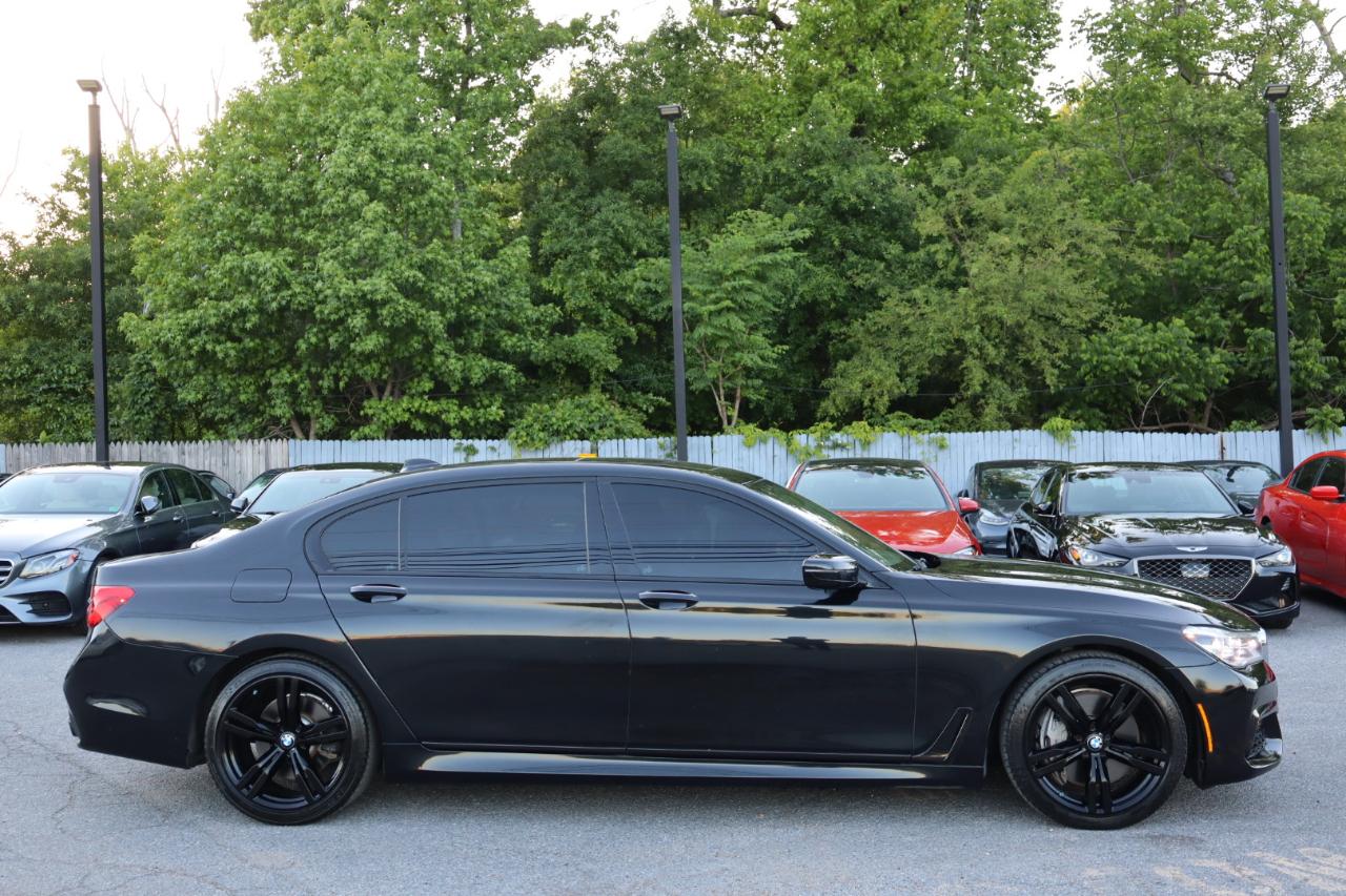 BMW 7-Series  2018