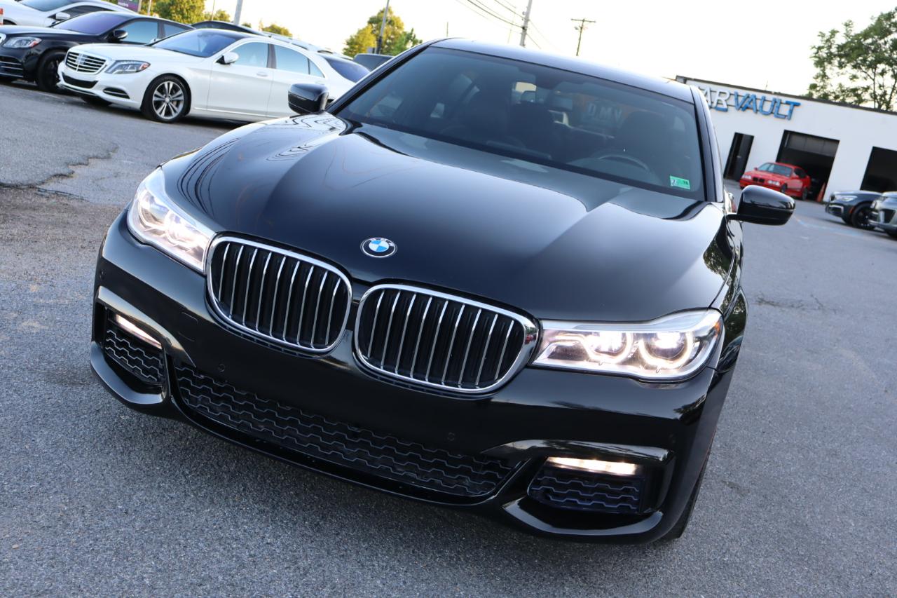 BMW 7-Series  2018