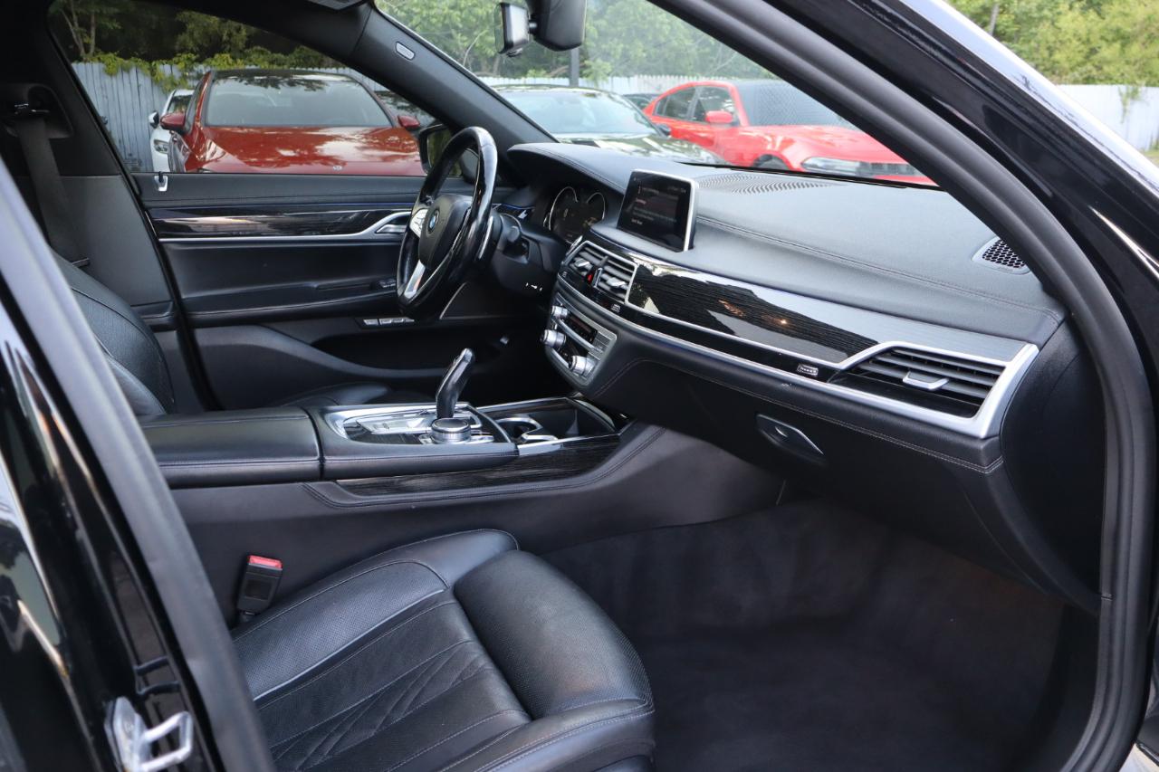 BMW 7-Series  2018