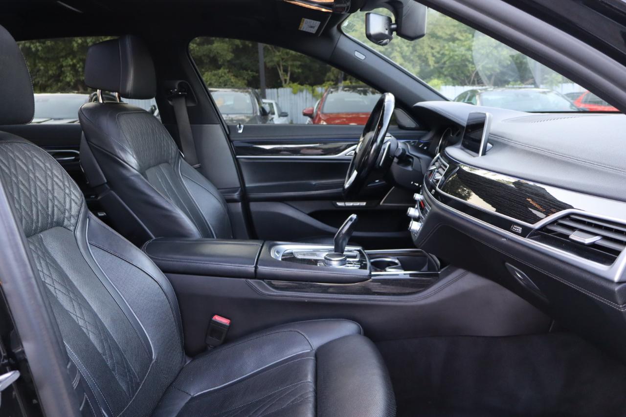 BMW 7-Series  2018