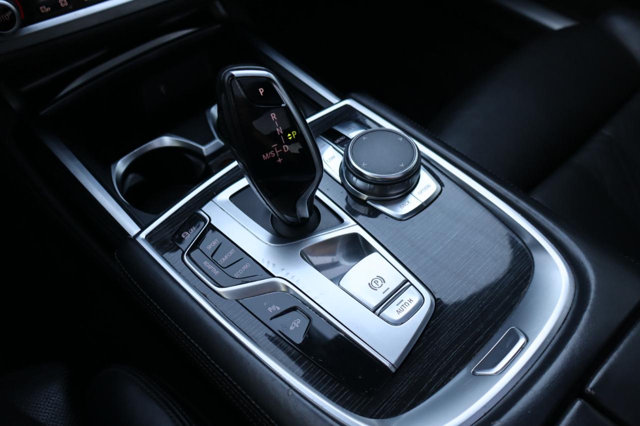 BMW 7-Series  2018