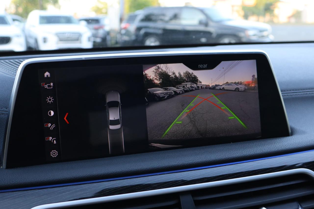 BMW 7-Series  2018