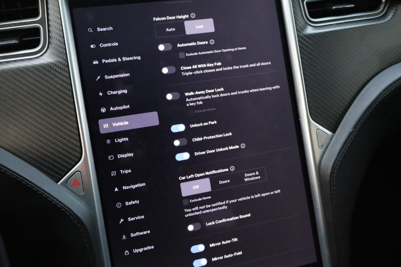 Tesla Model X AWD 4dr 75D 2017 Tesla Model X AWD 4dr 75D 2017