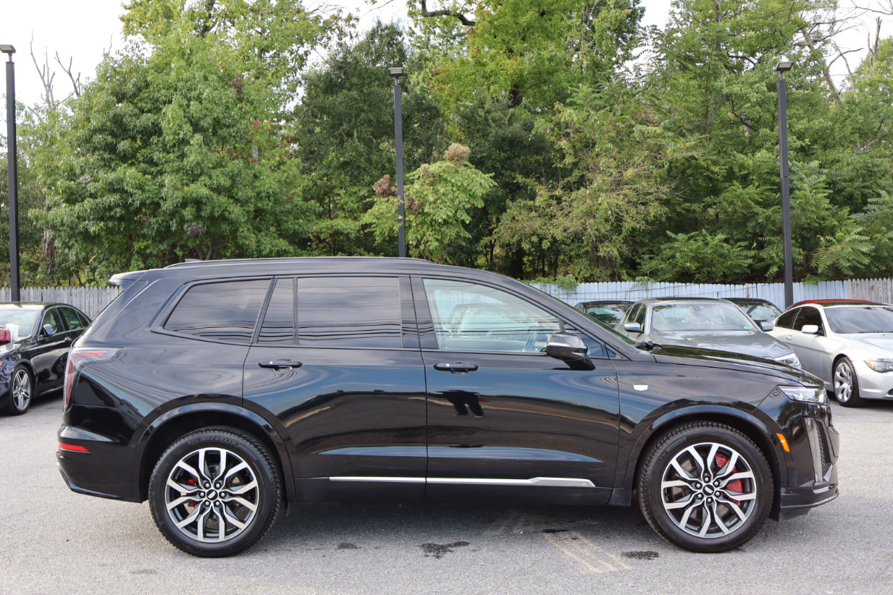 2023 Cadillac XT6 Sport photo 9