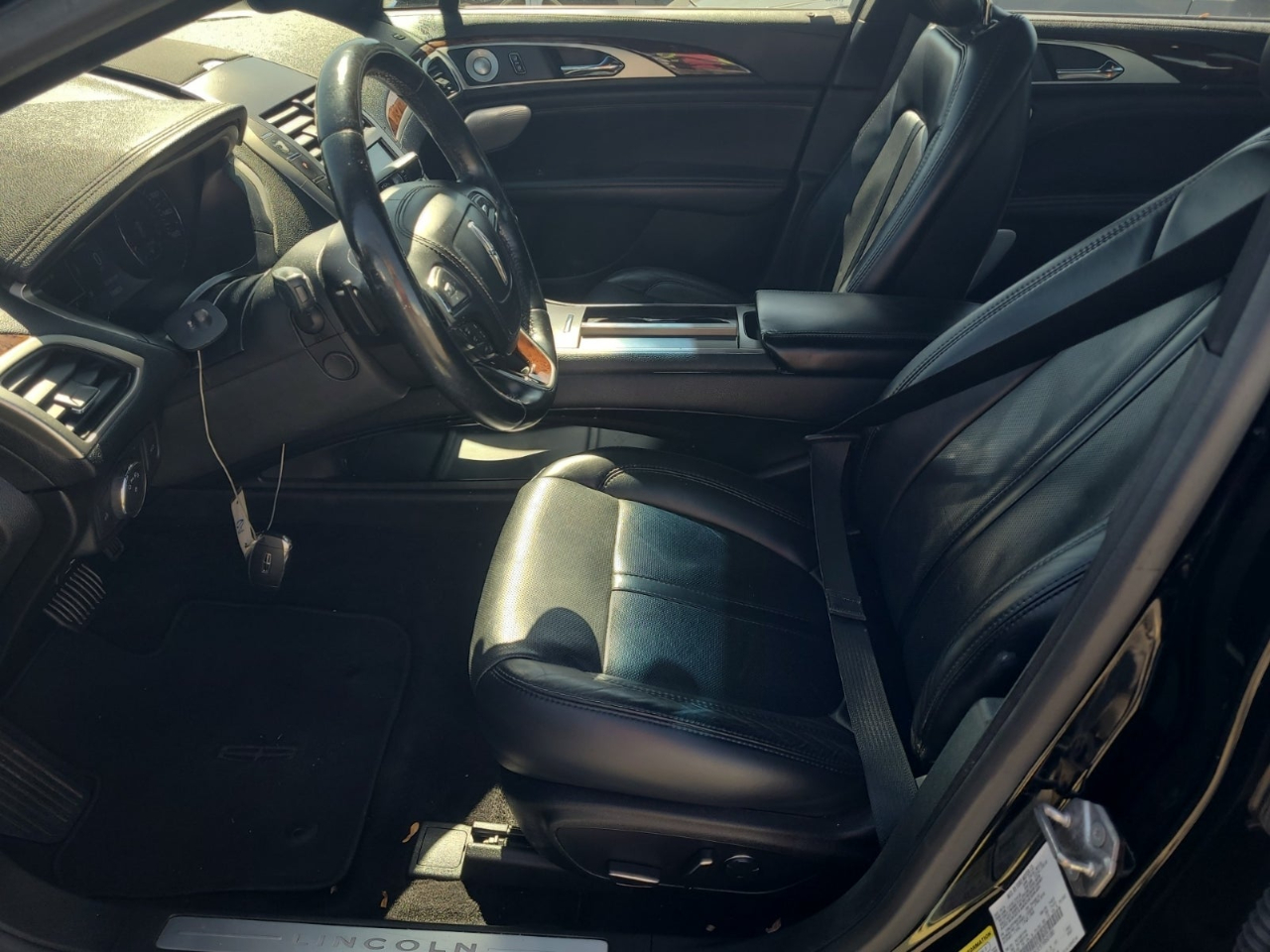 2017 Lincoln MKZ Reserve photo 2