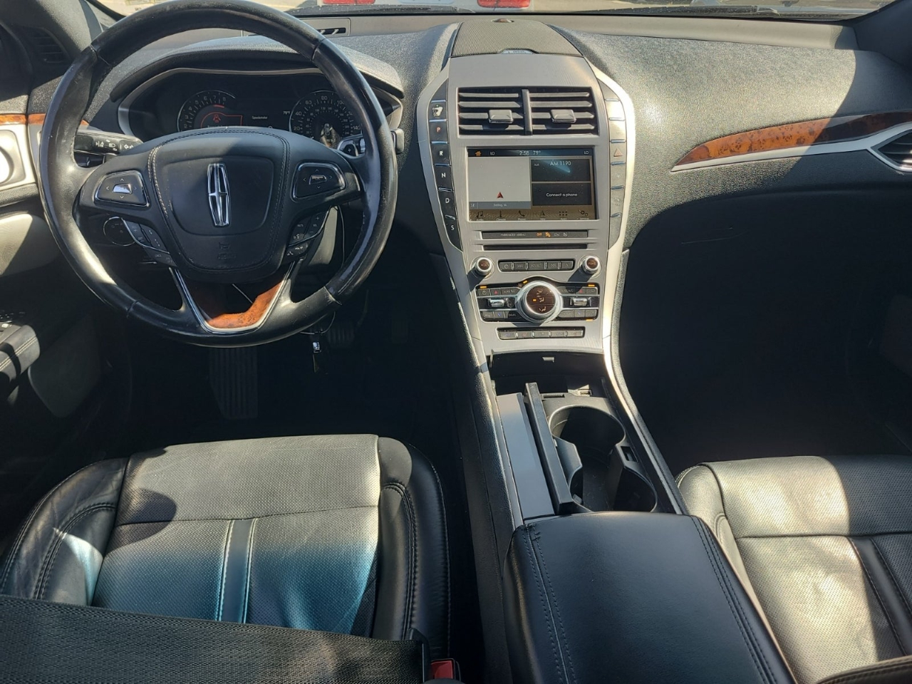 2017 Lincoln MKZ Reserve photo 3