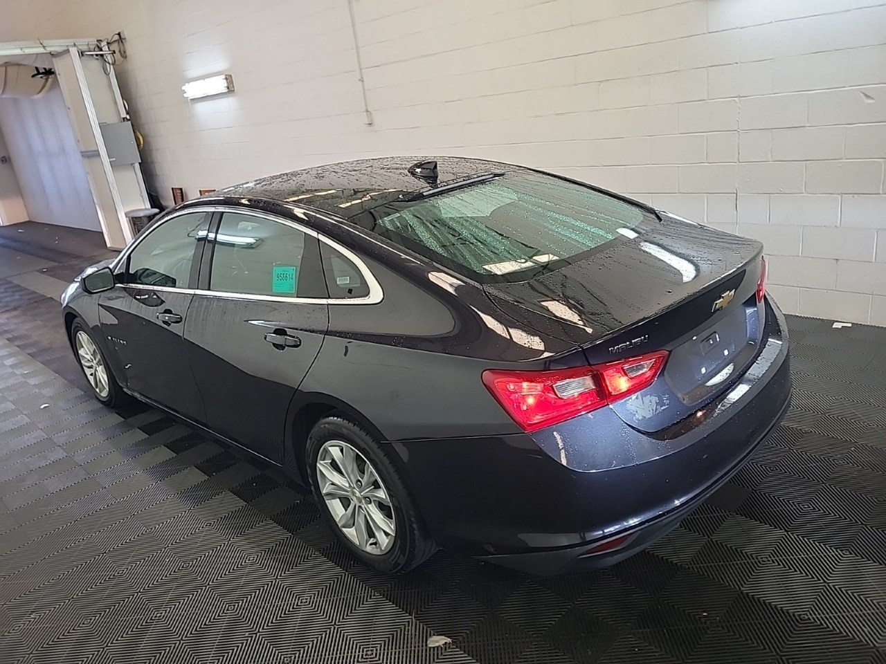 2023 Chevrolet Malibu 1LT photo 2