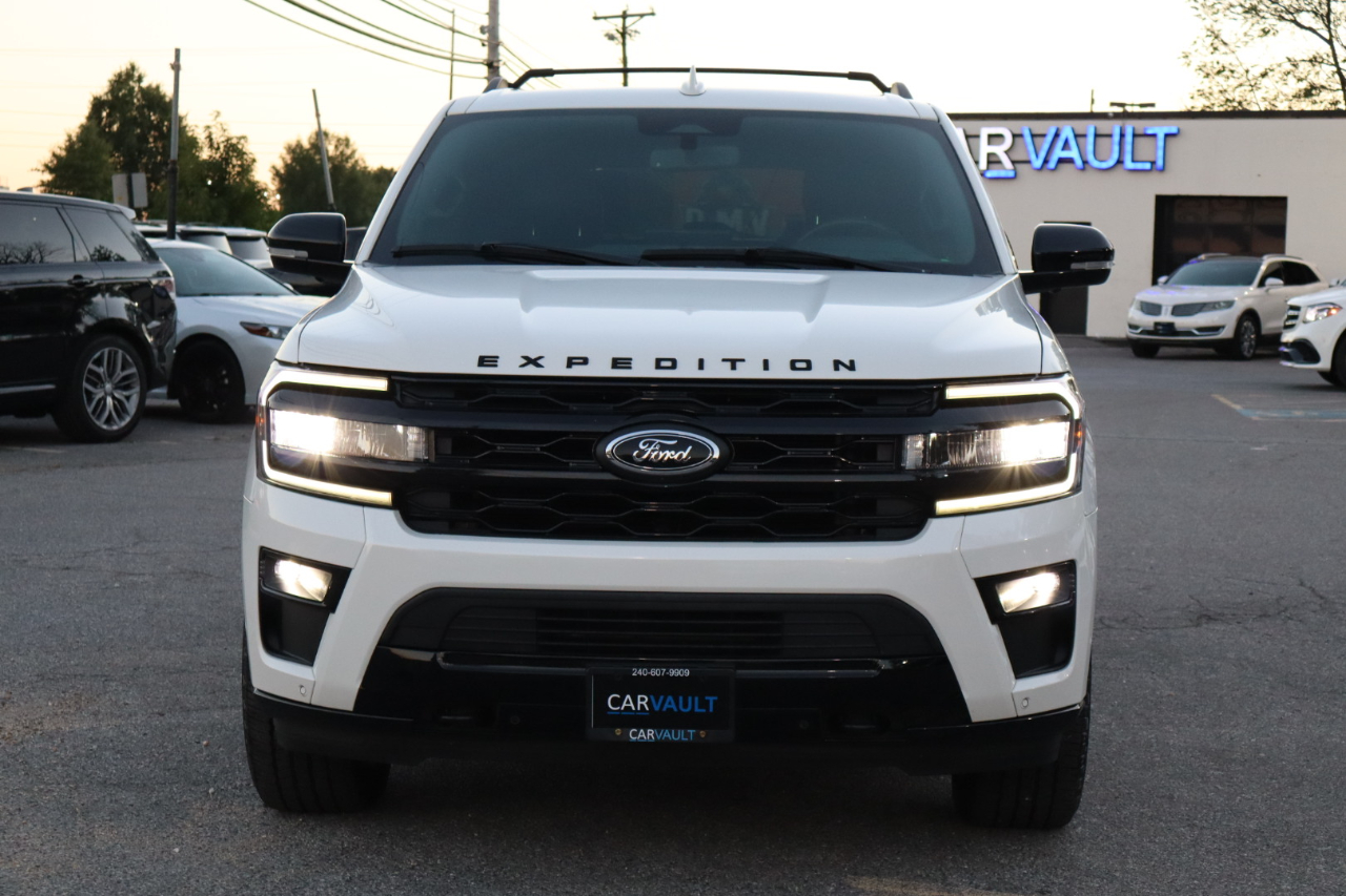2022 Ford Expedition MAX Limited photo 2