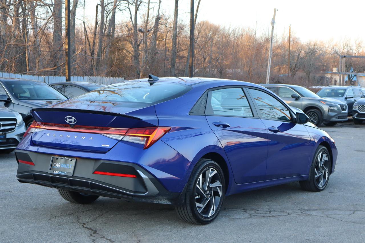 Hyundai Elantra Hybrid Limited 2025