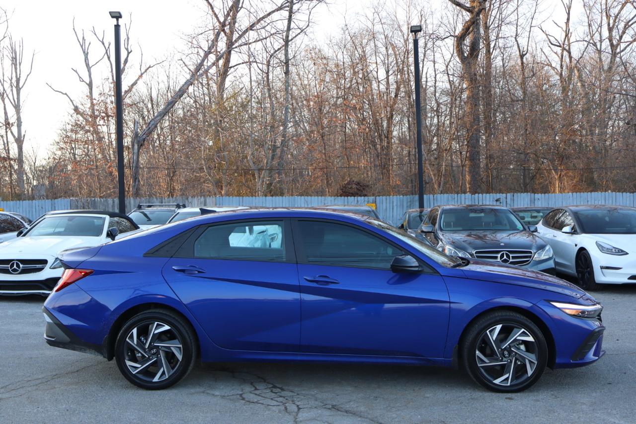 Hyundai Elantra Hybrid Limited 2025