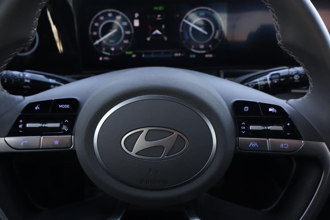 Hyundai Elantra Hybrid Limited 2025