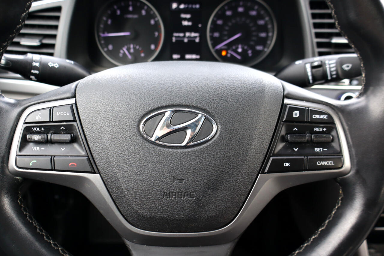Hyundai Elantra Limited 4D Sedan 2017