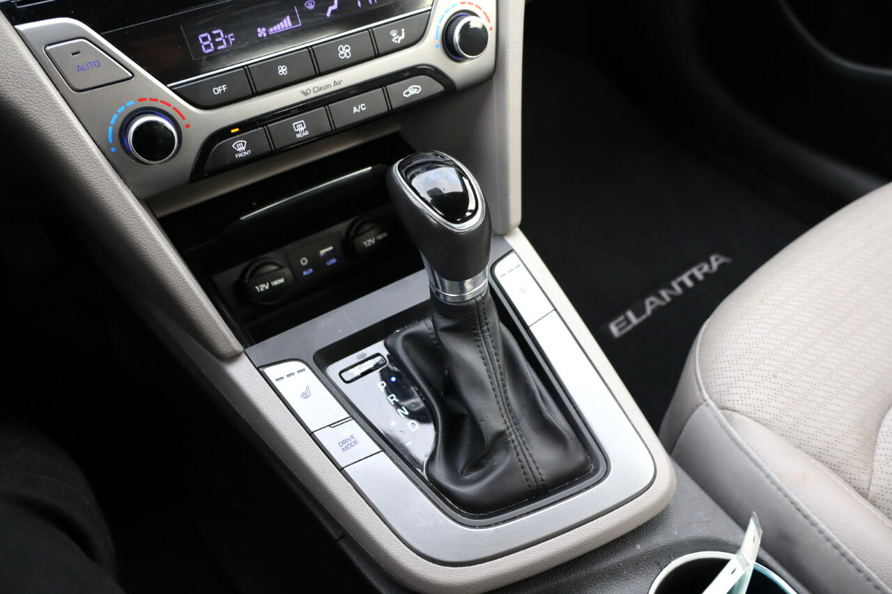 Hyundai Elantra Limited 4D Sedan 2017