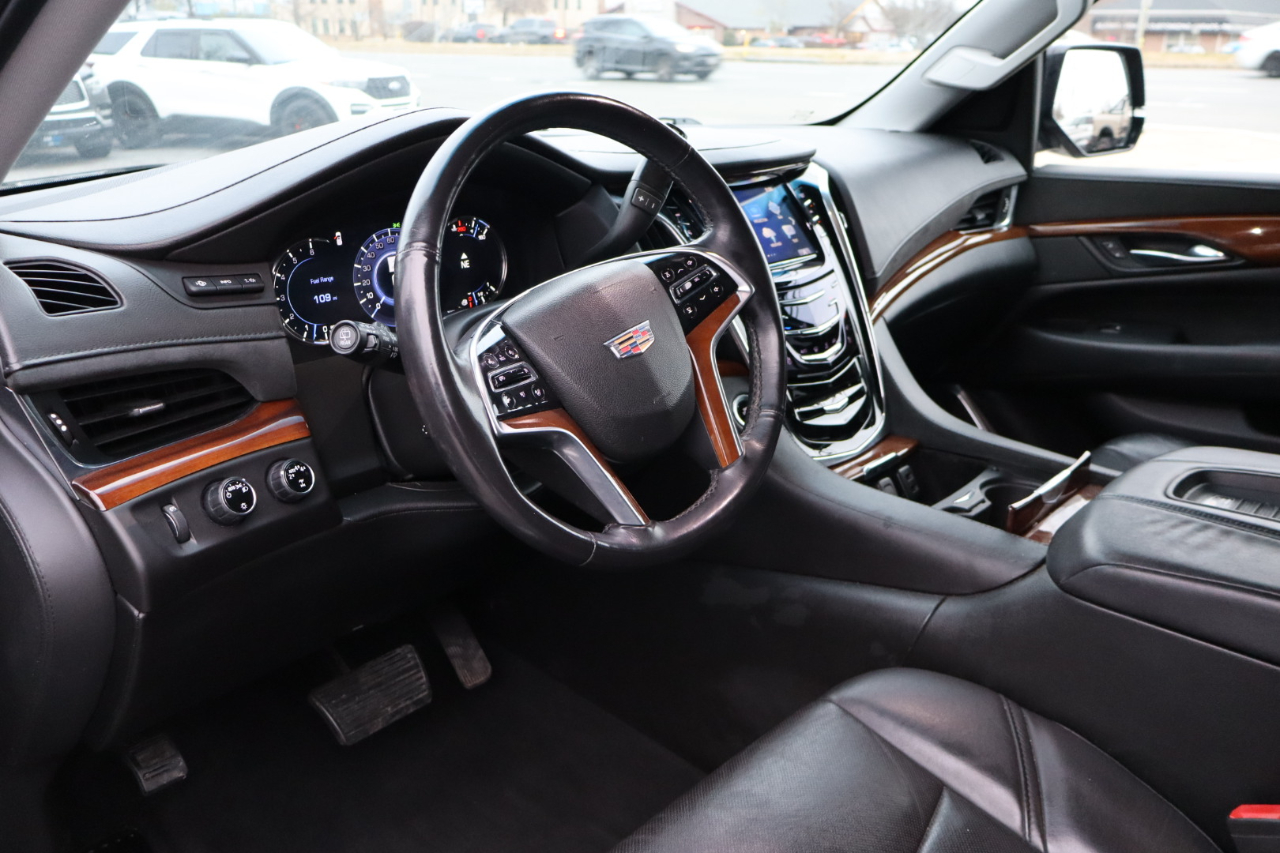 Cadillac Escalade ESV 4WD 4dr Premium Luxury 2018