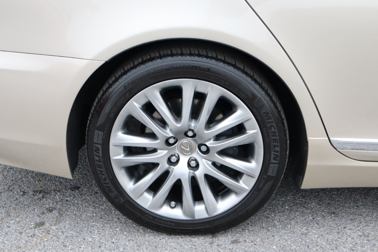 Lexus LS 460 4dr Sdn L RWD 2017