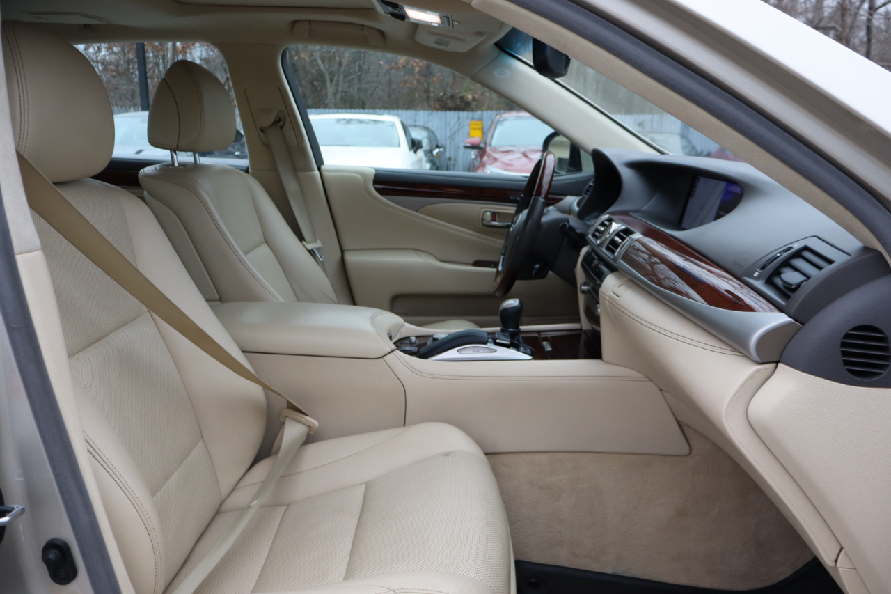 Lexus LS 460 4dr Sdn L RWD 2017