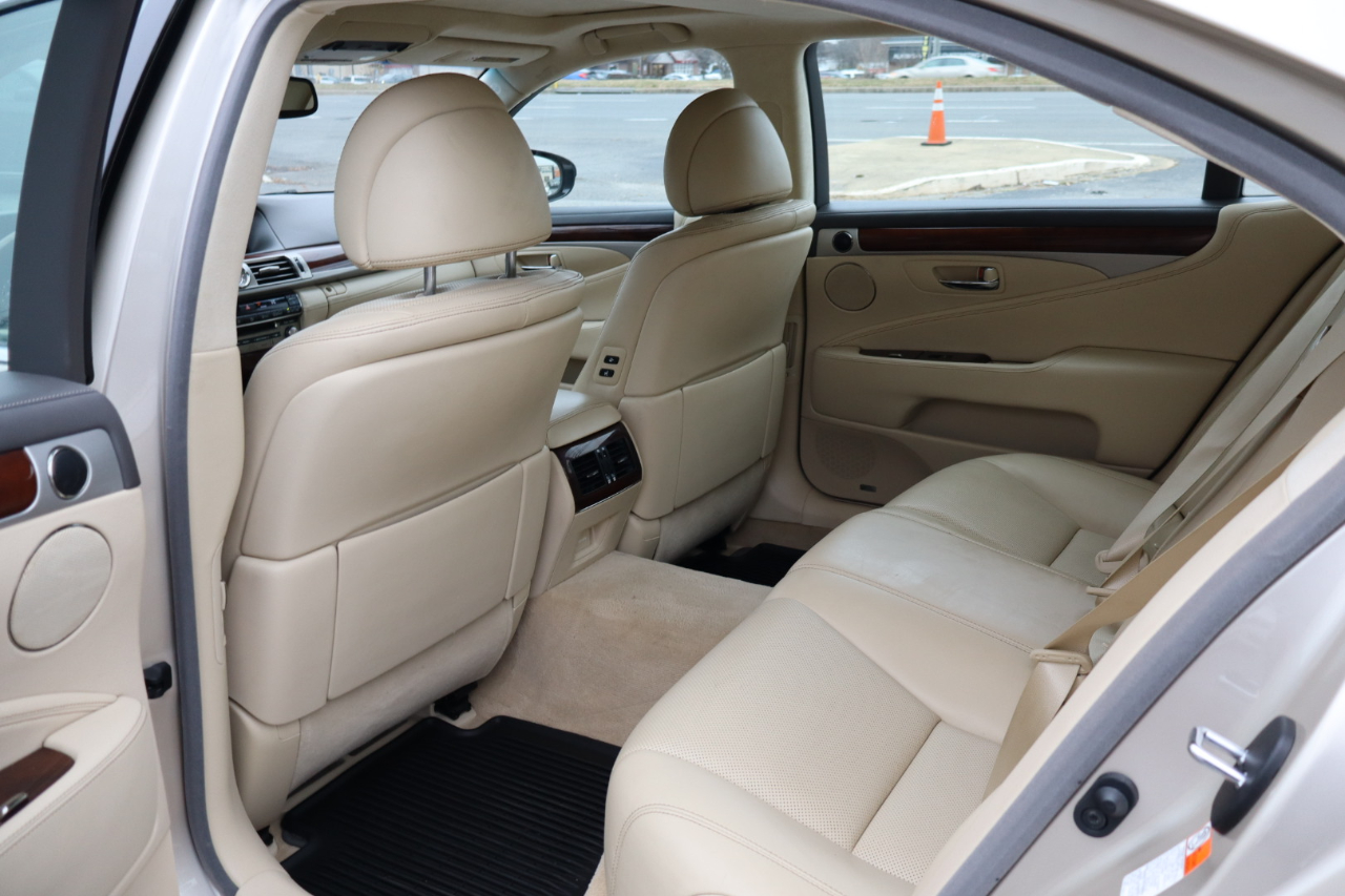 Lexus LS 460 4dr Sdn L RWD 2017