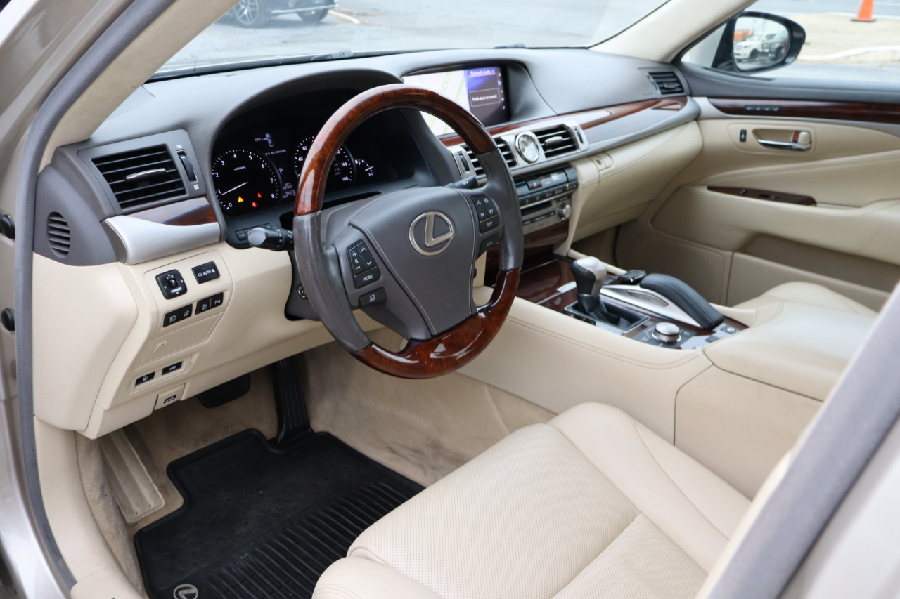 Lexus LS 460 4dr Sdn L RWD 2017