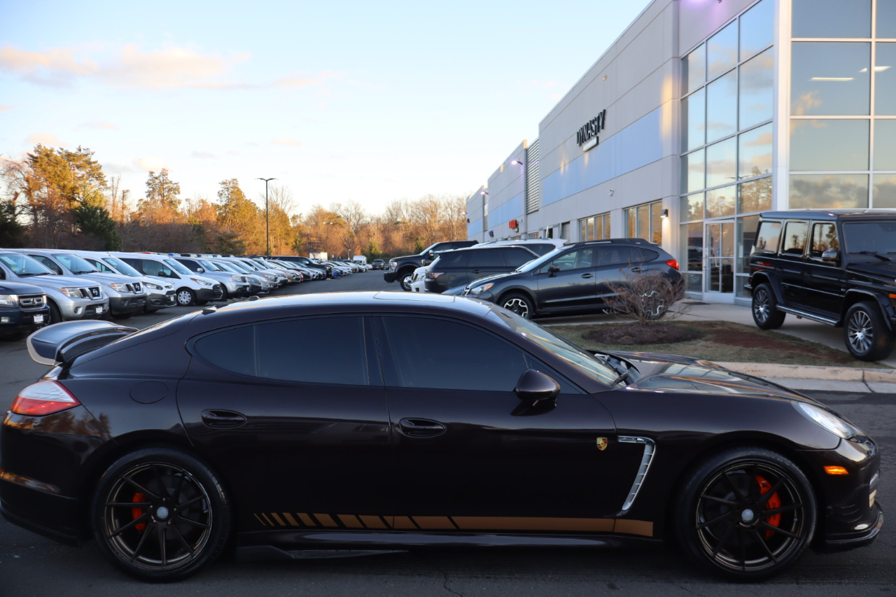 Porsche Panamera 4 Platinum 4D Sedan 2013