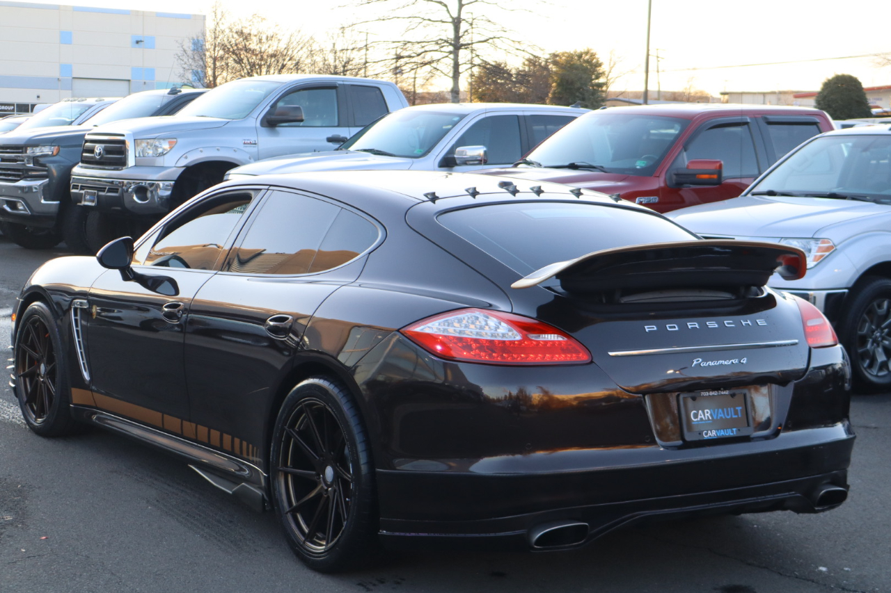 Porsche Panamera 4 Platinum 4D Sedan 2013