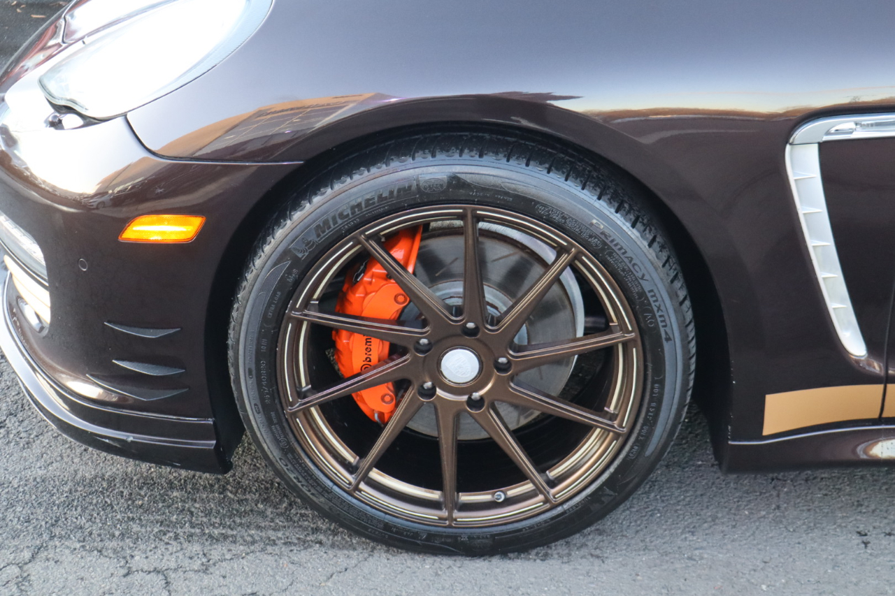 Porsche Panamera 4 Platinum 4D Sedan 2013