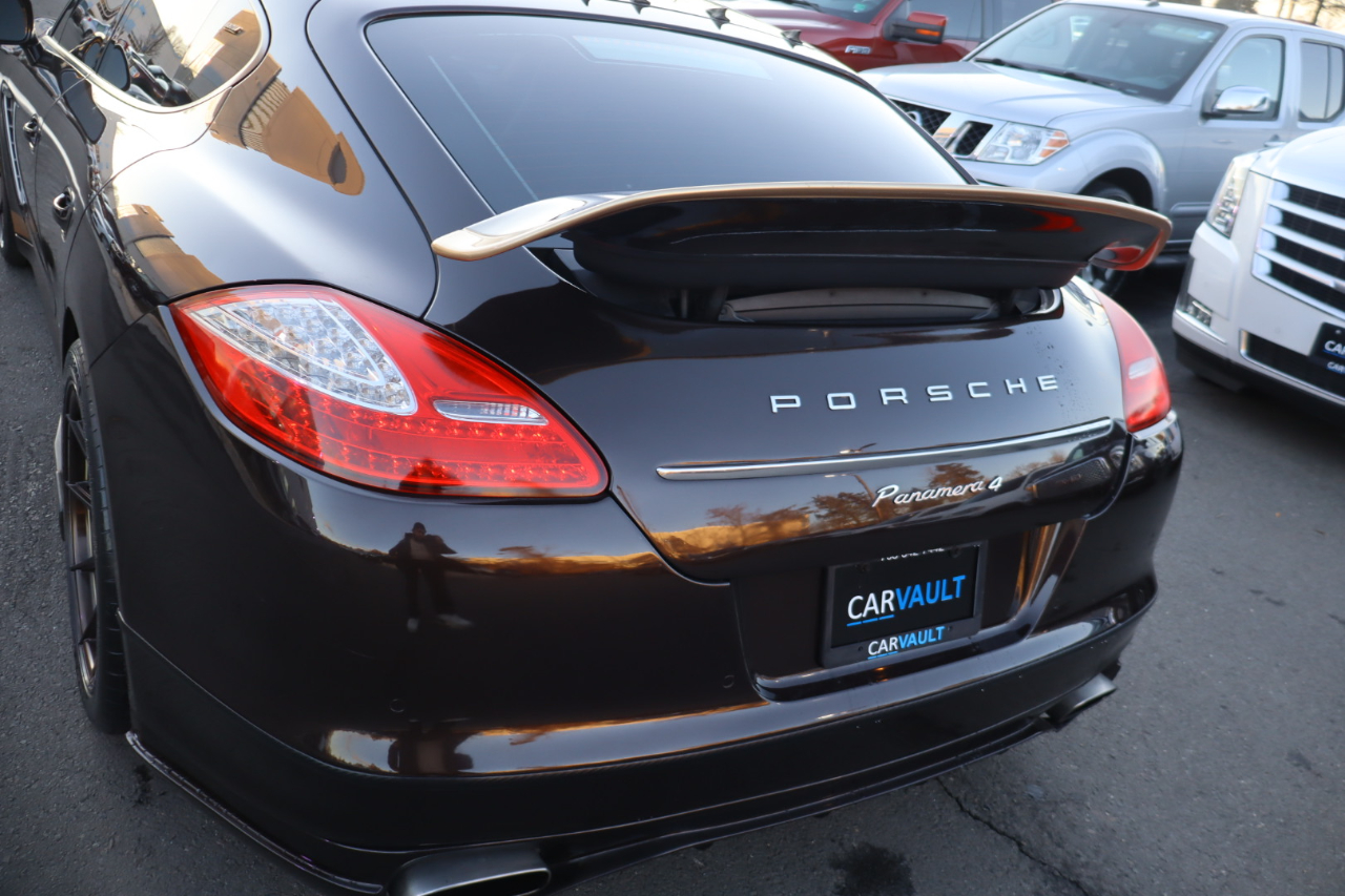 Porsche Panamera 4 Platinum 4D Sedan 2013