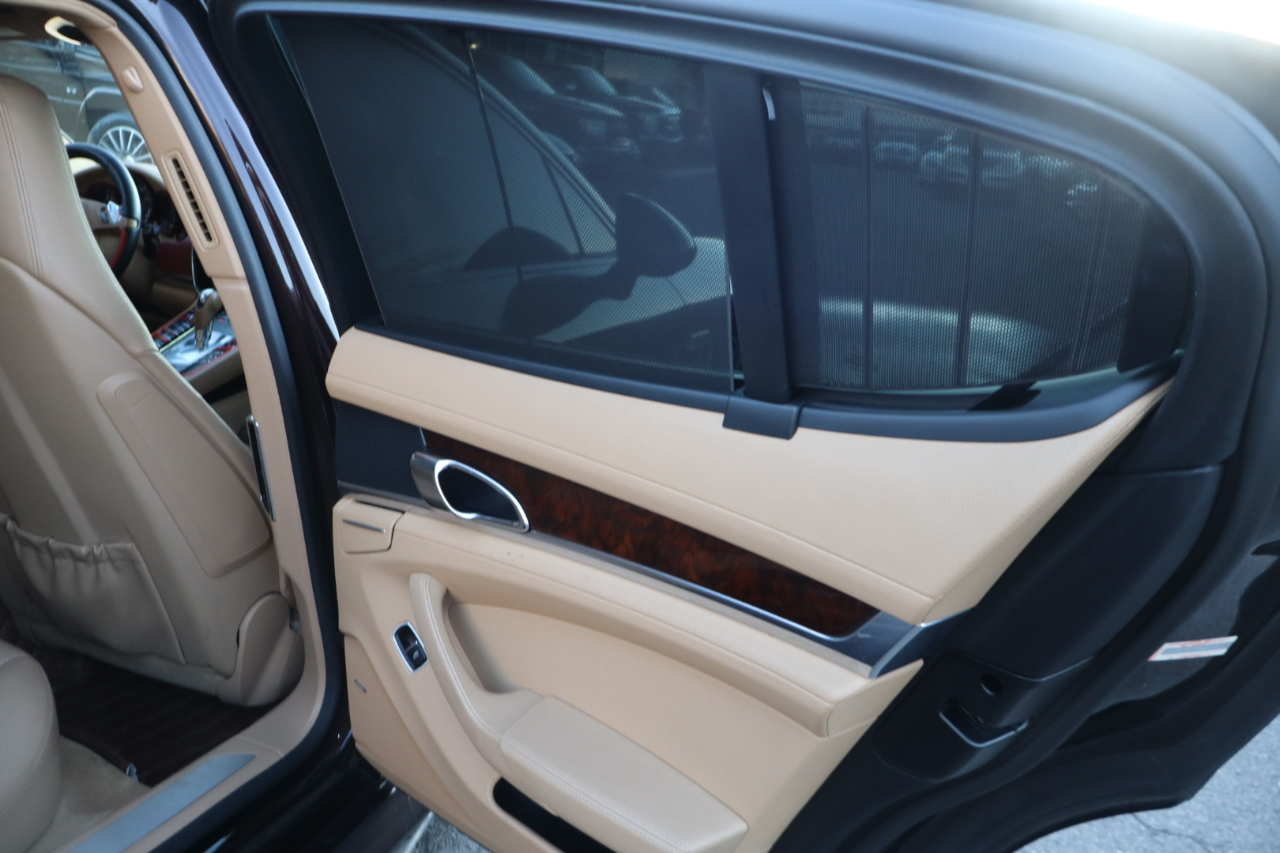 Porsche Panamera 4 Platinum 4D Sedan 2013