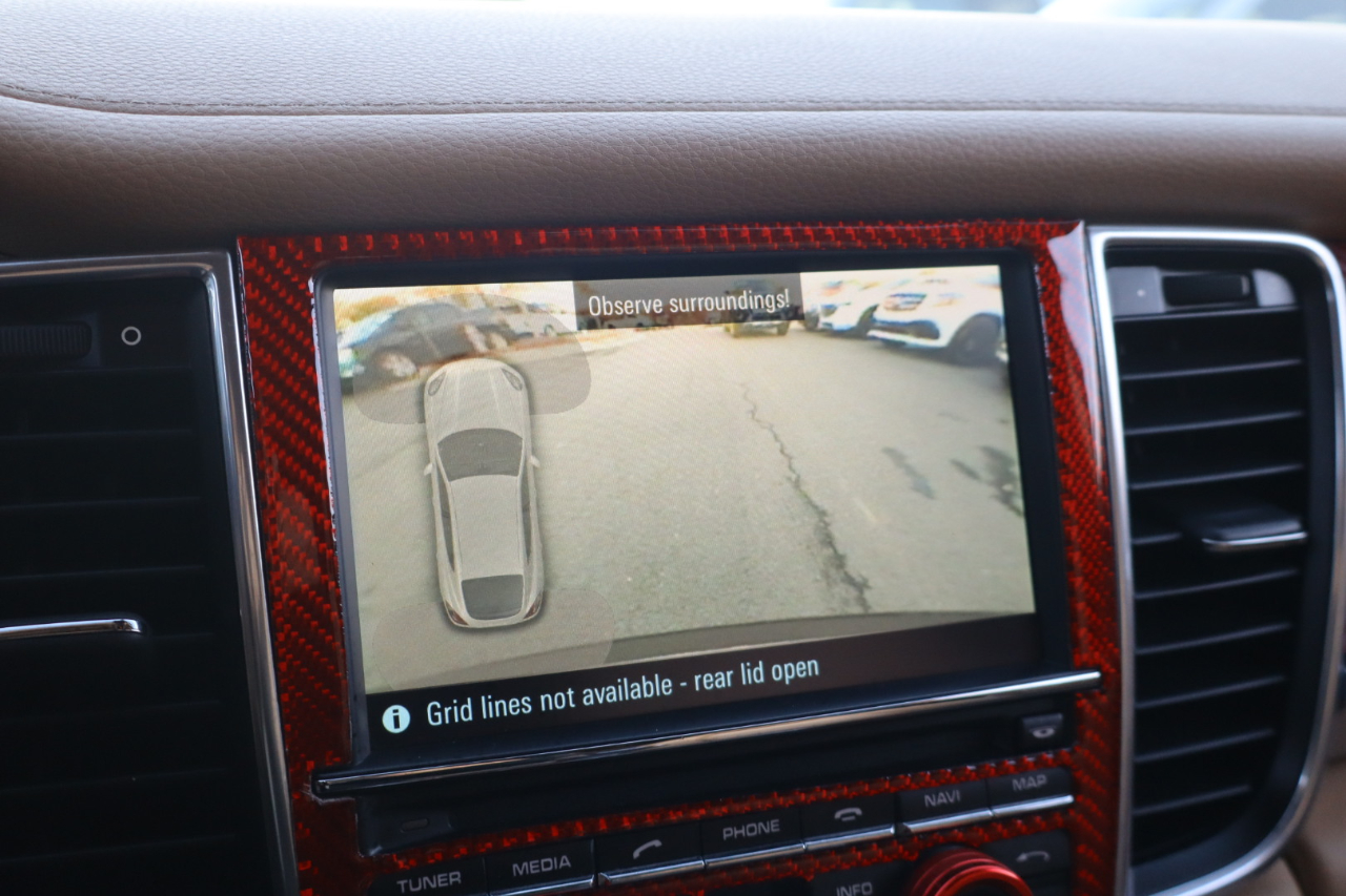 Porsche Panamera 4 Platinum 4D Sedan 2013