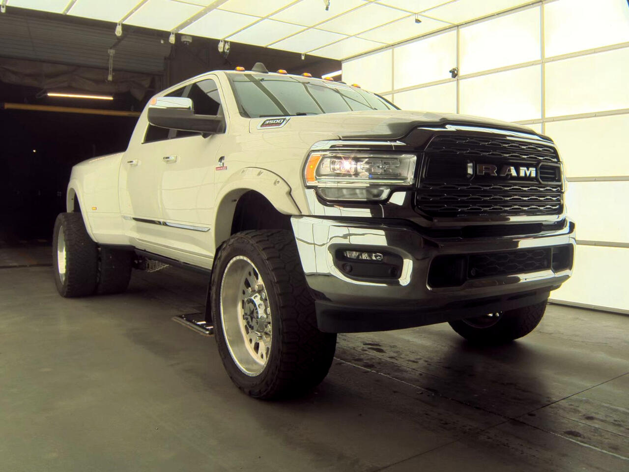 RAM 3500 Limited Mega Cab 4WD DRW 2020