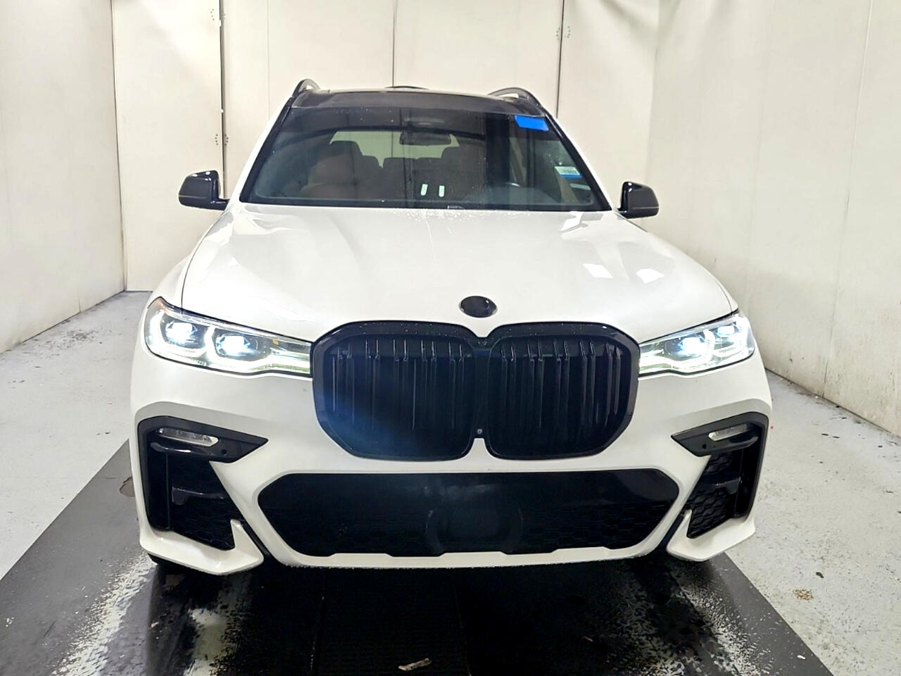 BMW X7 M50i Sports Activity Vehicle 2021