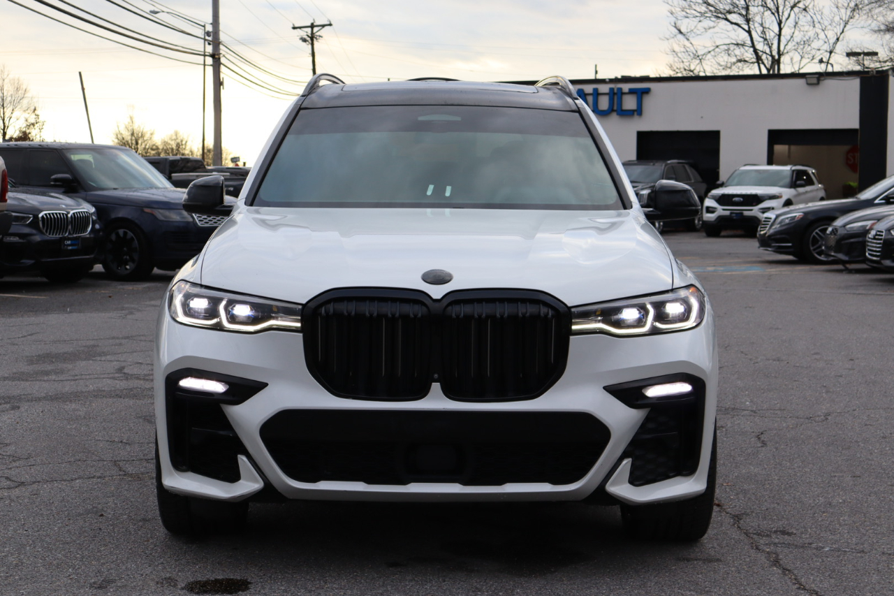 2021 BMW X7 M50i's photo