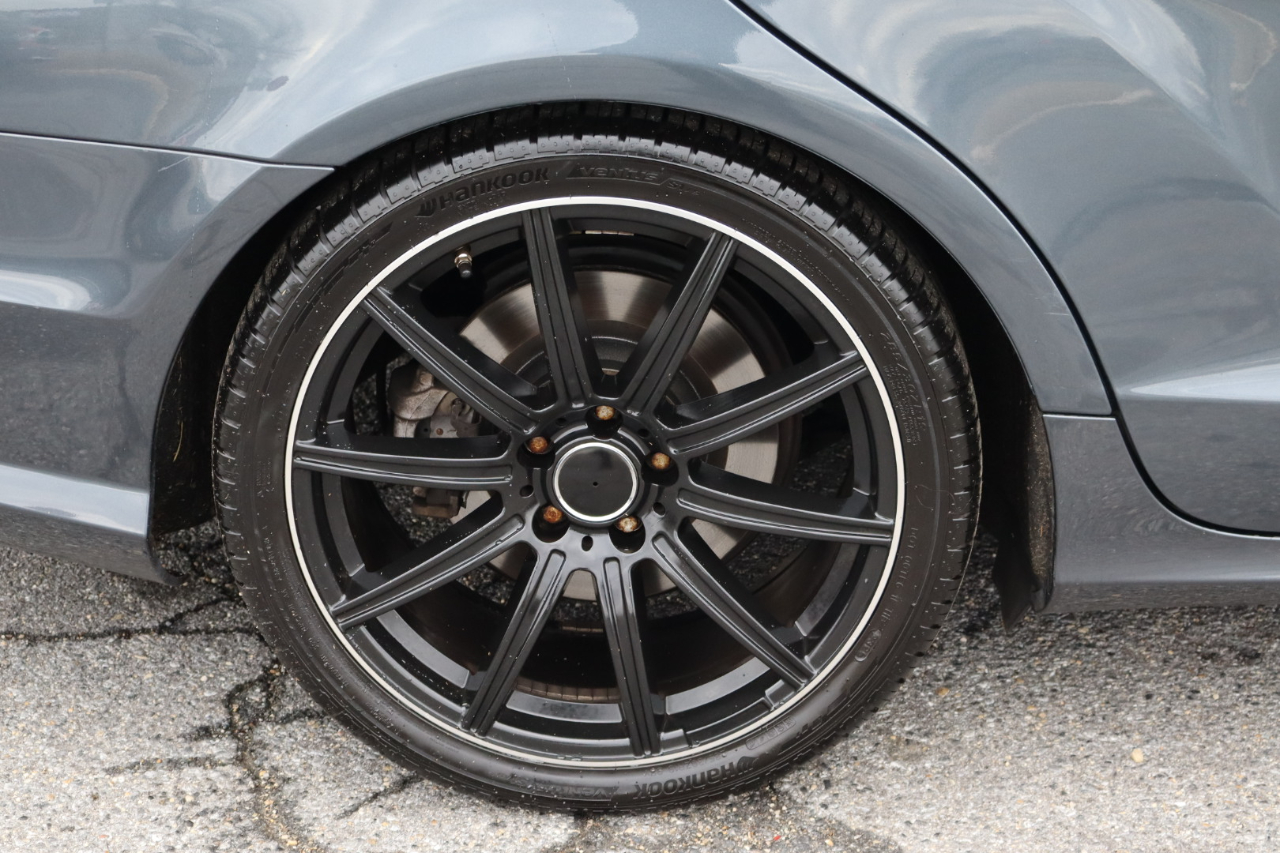 Mercedes-Benz CLS-Class  2012