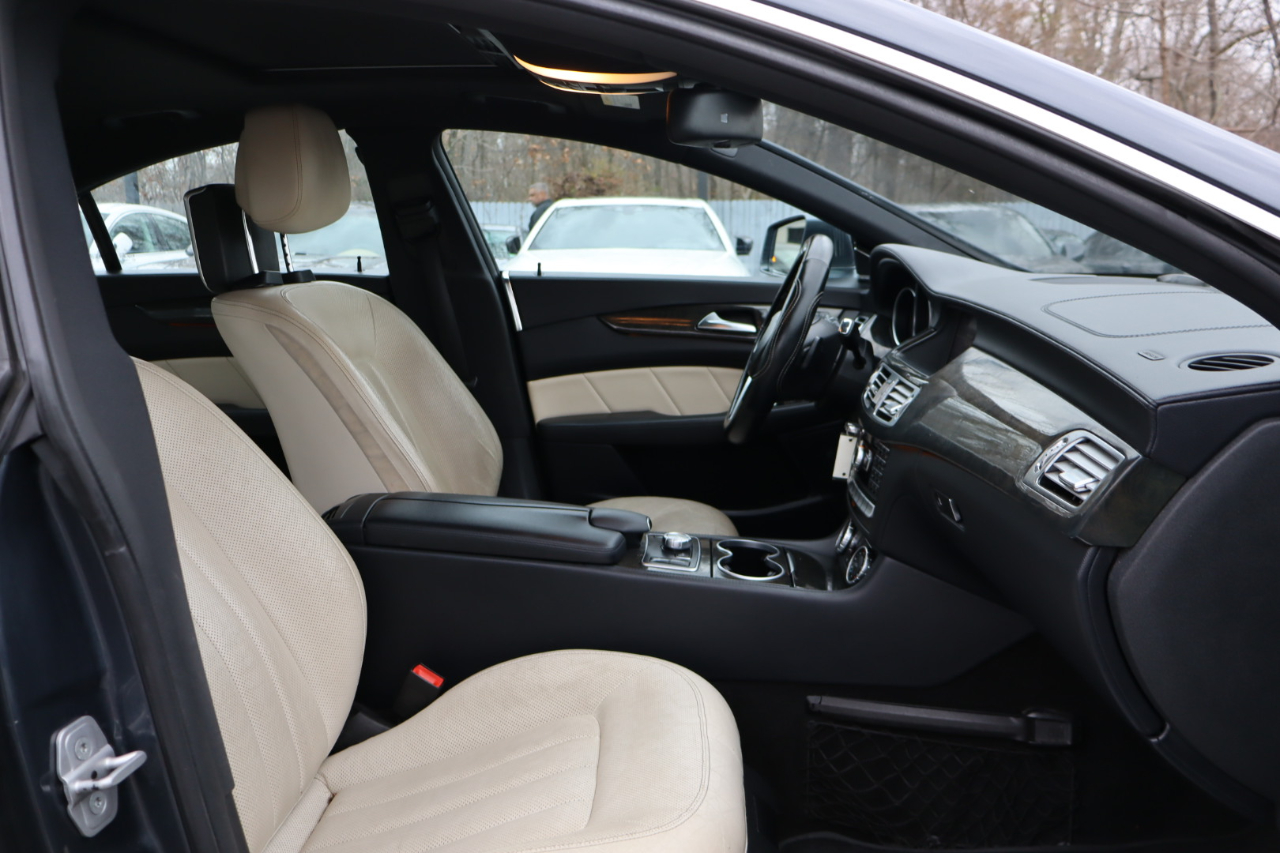 Mercedes-Benz CLS-Class  2012