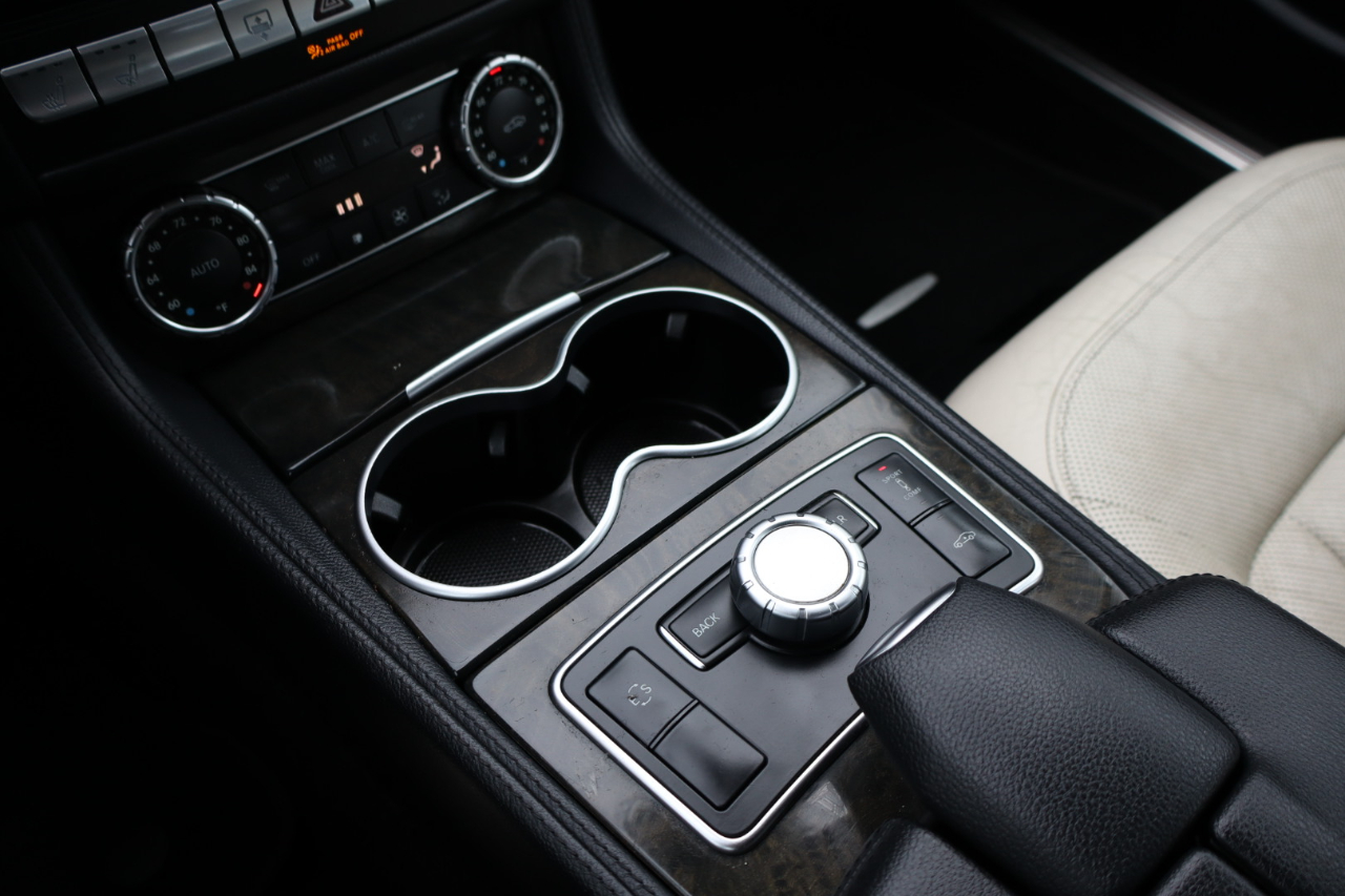 Mercedes-Benz CLS-Class  2012