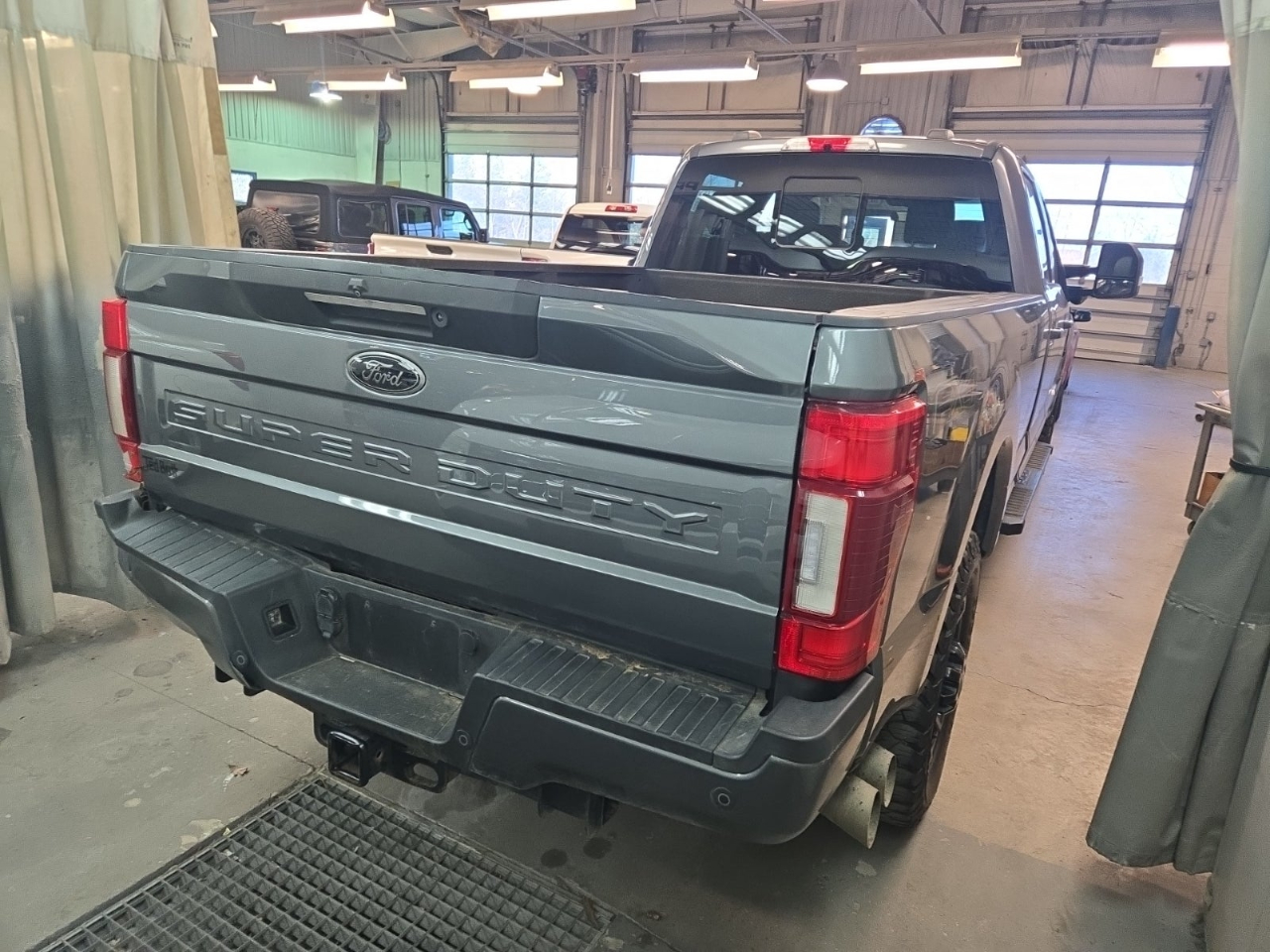 Ford F-350 SD Lariat Crew Cab Long Bed 4WD 2022
