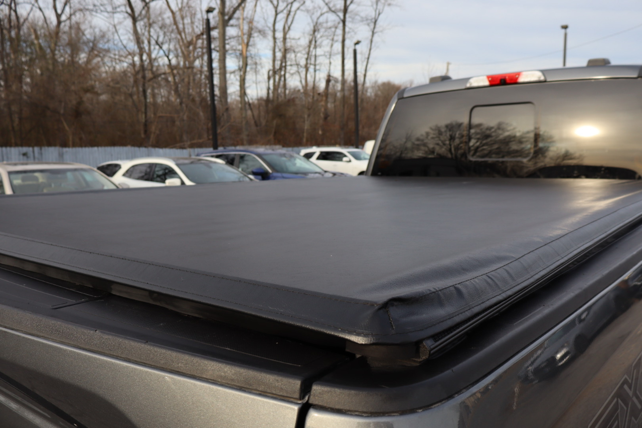 Ford F-350 SD Lariat Crew Cab Long Bed 4WD 2022