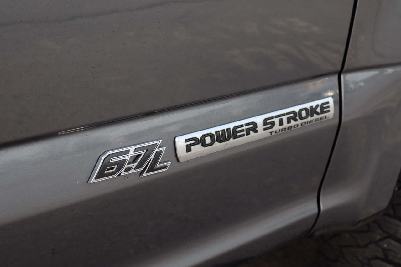 Ford F-350 SD Lariat Crew Cab Long Bed 4WD 2022