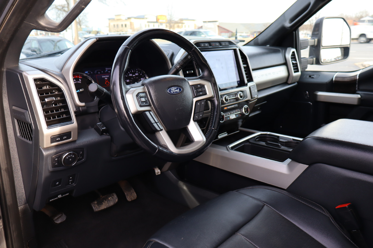 Ford F-350 SD Lariat Crew Cab Long Bed 4WD 2022