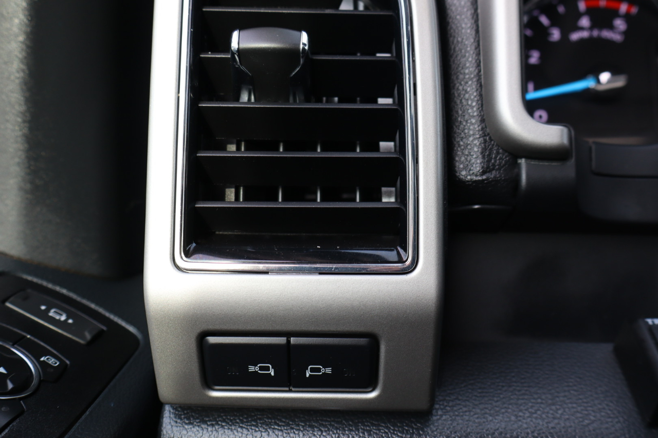 Ford F-350 SD Lariat Crew Cab Long Bed 4WD 2022